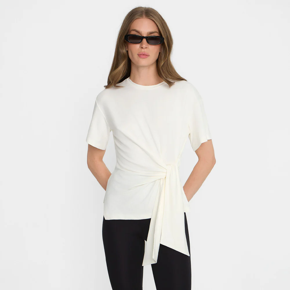 T-shirt Miss Gwyneth Off White - Image 8